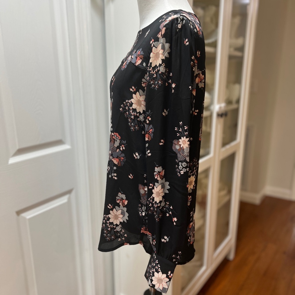 LOFT Black Floral Long-Sleeve Keyhole Back Top - Picture 3 of 6